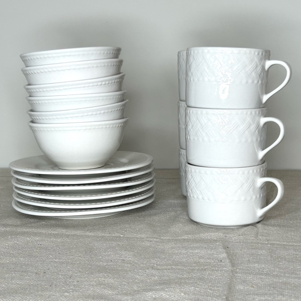 Faberware Trellis Cups, Plates, and Fruit Bowls - 18 Piece Set